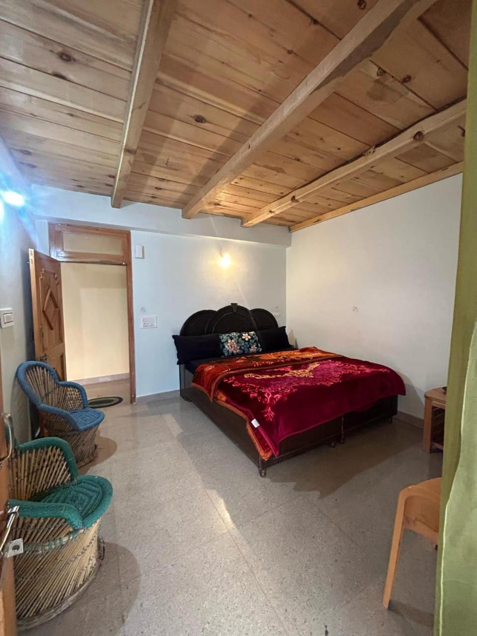 Kalgha New Brahma Cafe Guest House מראה חיצוני תמונה