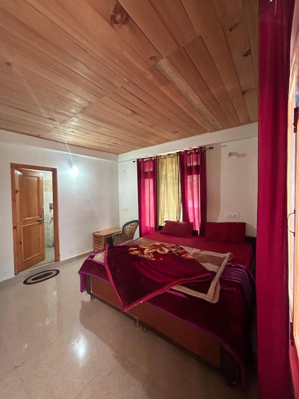 Kalgha New Brahma Cafe Guest House מראה חיצוני תמונה