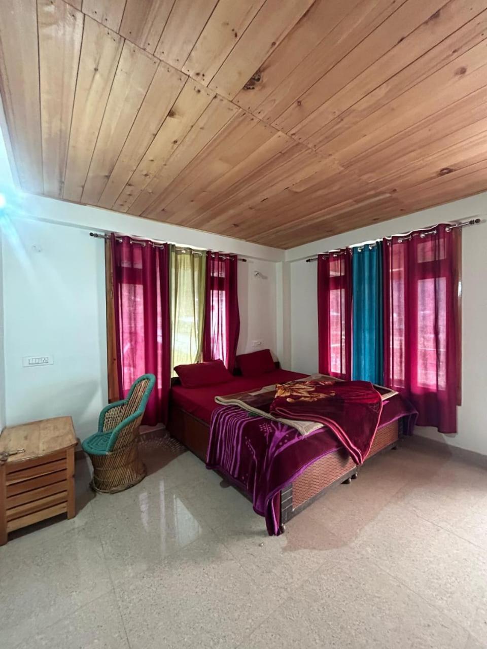 Kalgha New Brahma Cafe Guest House מראה חיצוני תמונה